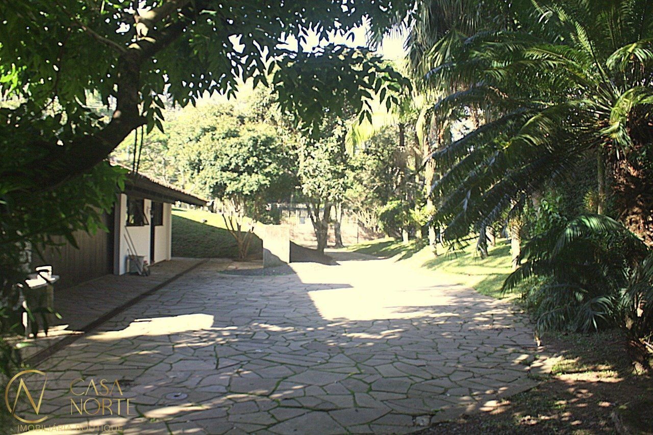 Casa à venda com 6 quartos, 523m², 2 suítes, 2 vagas, Rua Padre João Batista Reus no bairro Vila Conceição em Porto Alegre