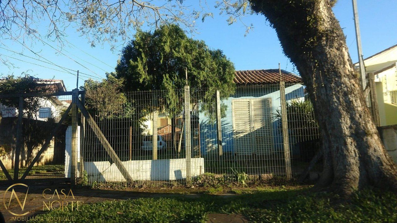 Terreno à venda  com 396m², Rua Afonso Arinos no bairro Camaquã em Porto Alegre