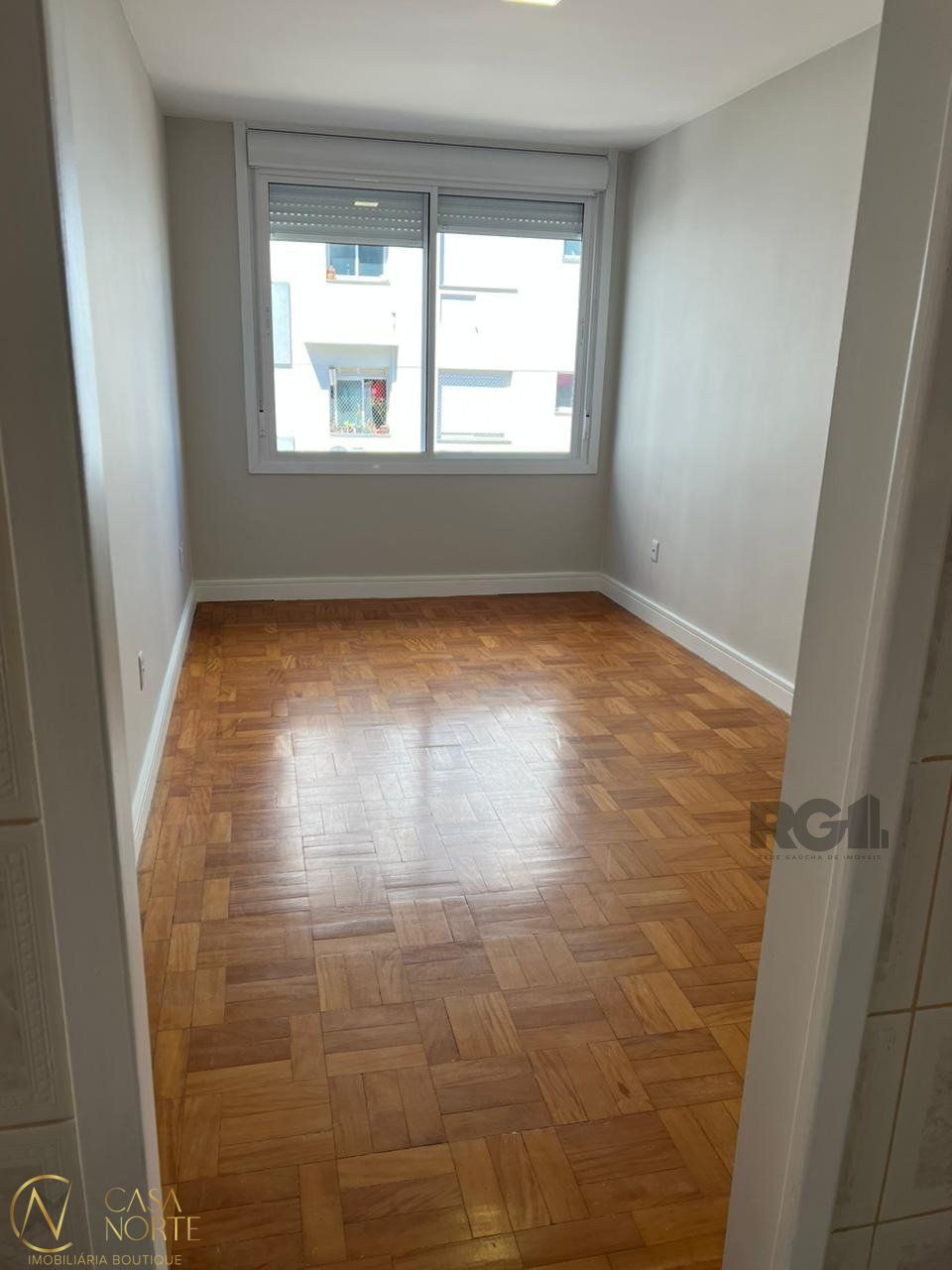 Apartamento à venda com 2 quartos, 69m², 1 vaga, Avenida Doutor Carlos Barbosa no bairro Medianeira em Porto Alegre