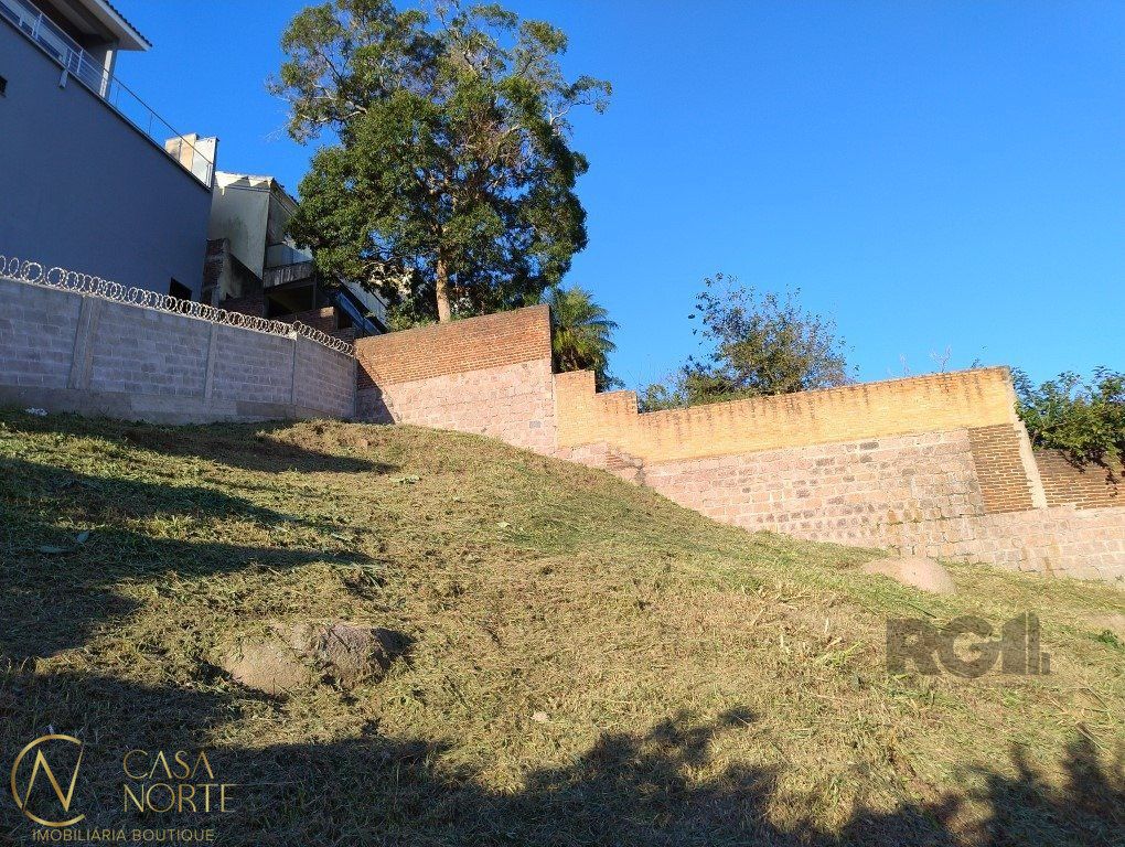 Terreno à venda  com 266m², Rua Professor Padre Gomes no bairro Sétimo Céu em Porto Alegre