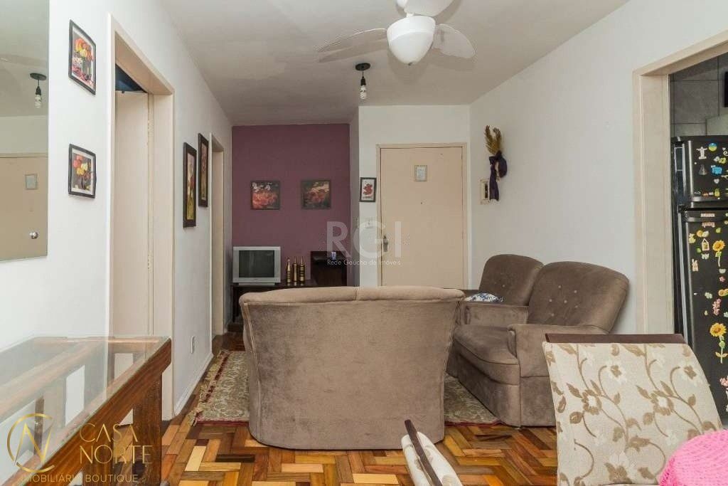 Apartamento à venda com 1 quarto, 40m², 1 vaga, Rua Carlos Estevao no bairro Jardim Leopoldina em Porto Alegre