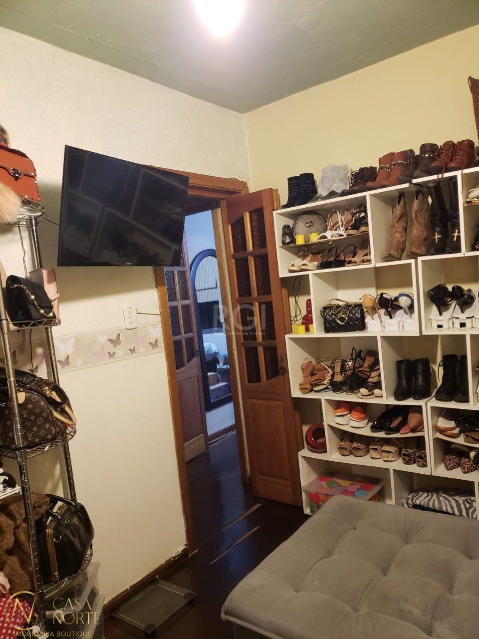 Apartamento à venda com 2 quartos, 69m², Avenida Eduardo Prado no bairro Cavalhada em Porto Alegre