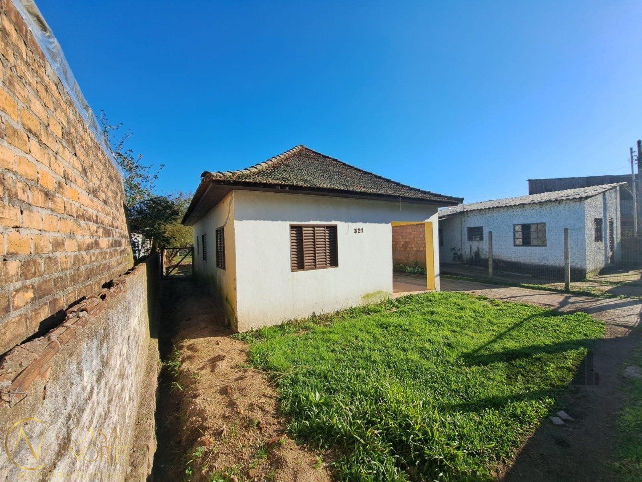 Casa à venda com 2 quartos, 65m², 3 vagas, Beco do Rosario no bairro Boa Vista do Sul em Porto Alegre