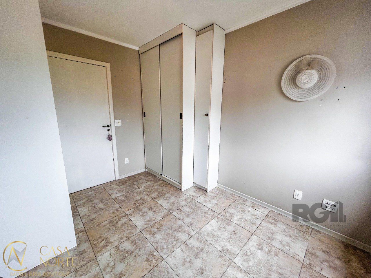 Apartamento à venda com 3 quartos, 103m², 1 suíte, 2 vagas, Rua Tito Livio Zambecari no bairro Mont Serrat em Porto Alegre