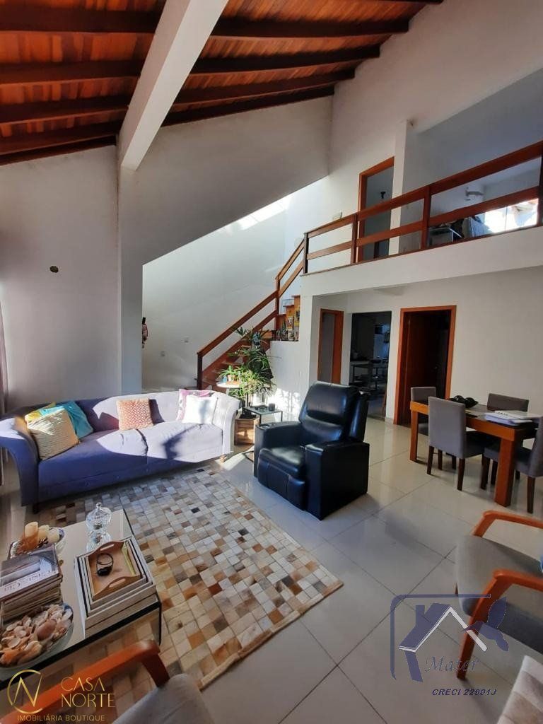Casa à venda com 3 quartos, 116m², 3 suítes, 2 vagas, Rua Guatambu no bairro Hípica em Porto Alegre