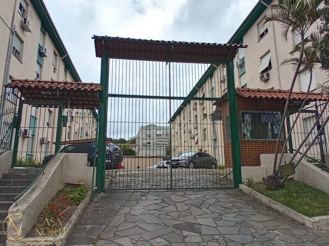 Apartamento à venda com 2 quartos, 50m², 1 vaga, Avenida Chui no bairro Cristal em Porto Alegre