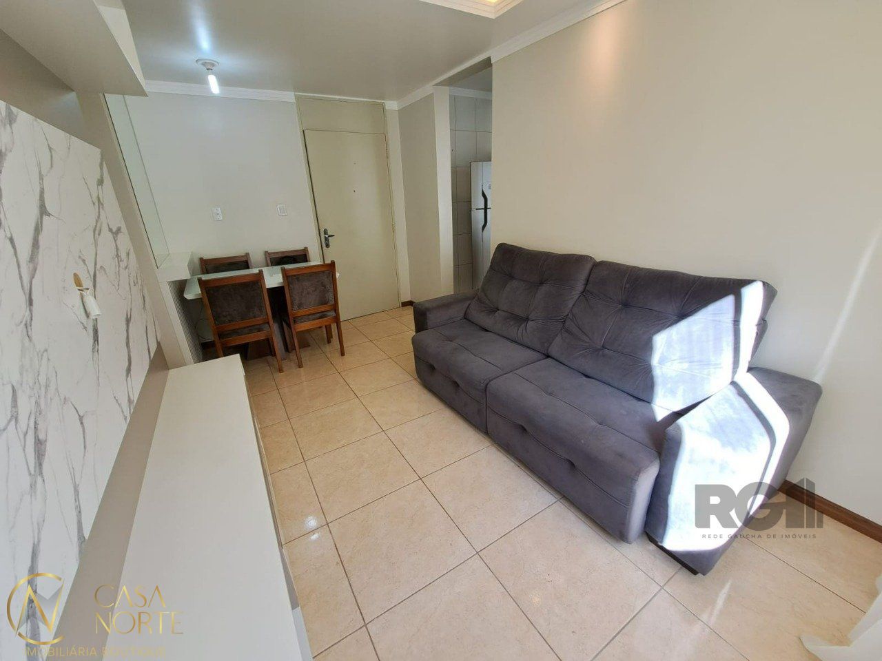 Apartamento à venda com 2 quartos, 50m², 1 vaga, Rua Derocy Giacomo da Silva, no bairro Vila Nova em Porto Alegre