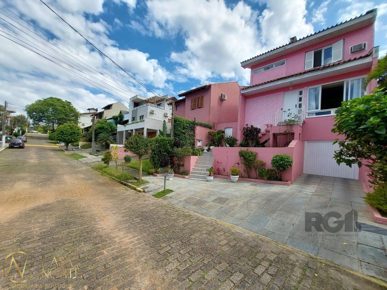 Casa de Condomínio à venda com 3 quartos, 243m², 2 vagas, Rua Professor Antônio José Remião no bairro Espírito Santo em Porto Alegre