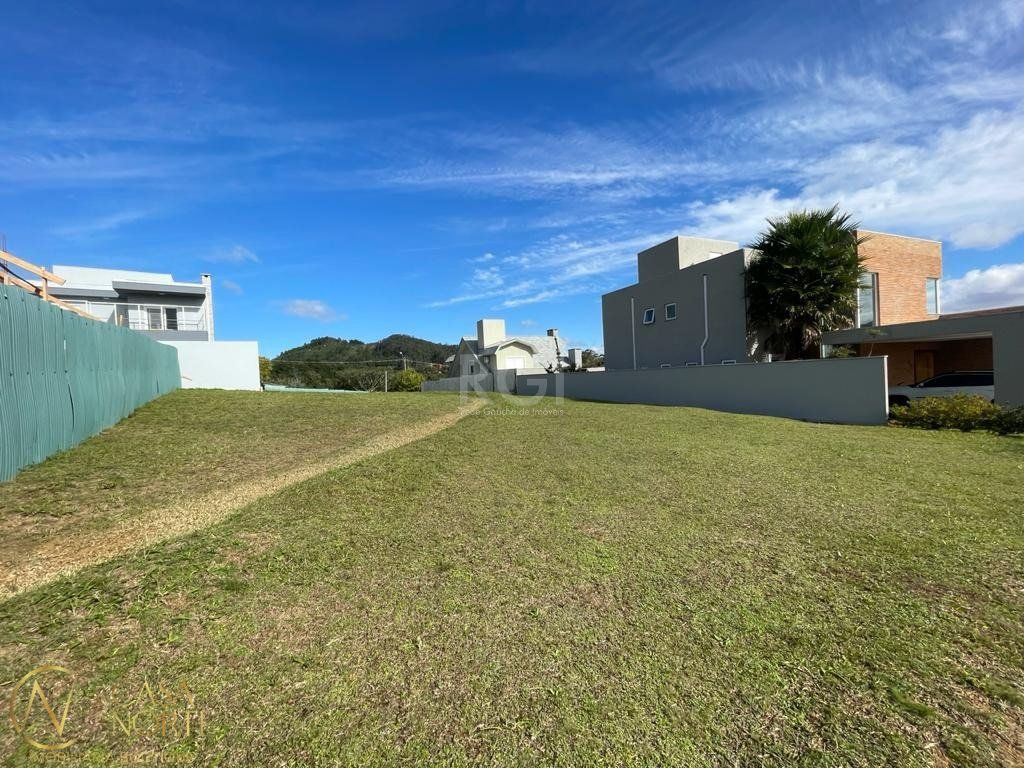 Terreno à venda  com 567m², Estrada das Três Meninas no bairro Vila Nova em Porto Alegre