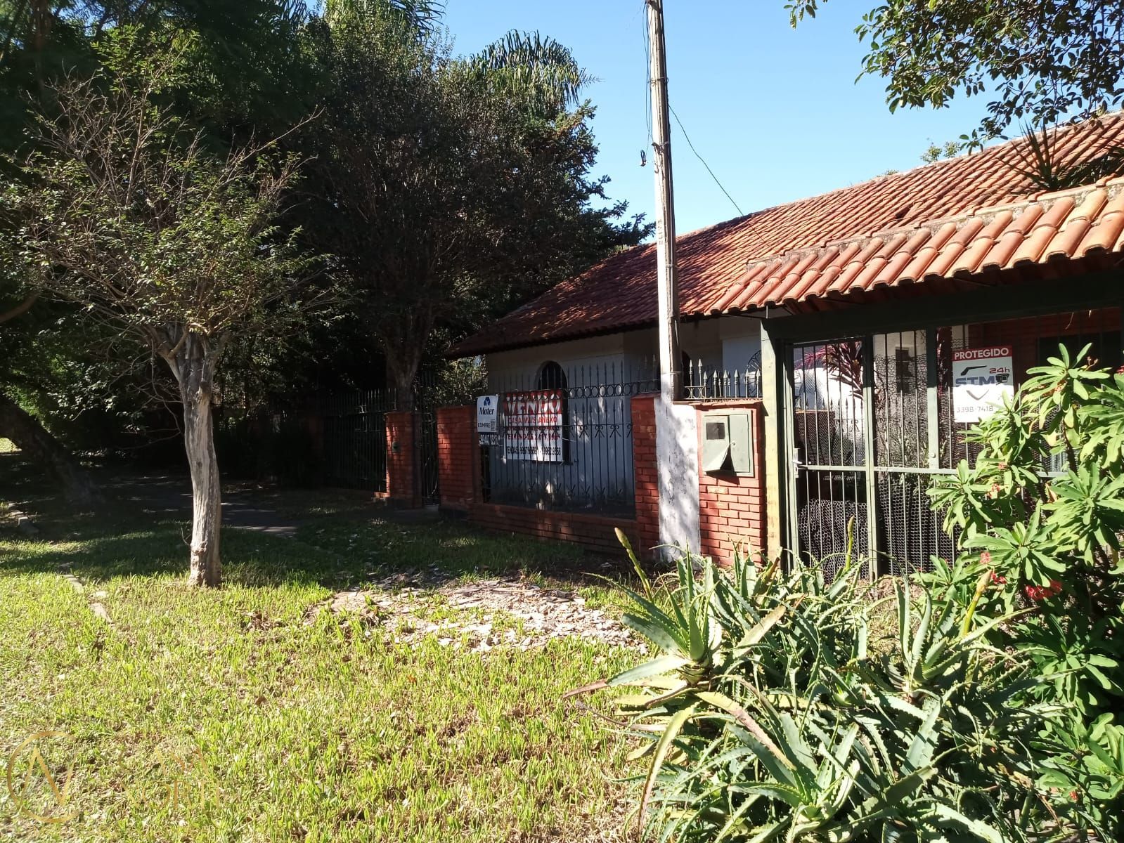 Casa à venda com 3 quartos, 2017m², 1 suíte, 2 vagas, Rua Dea Coufal no bairro Ipanema em Porto Alegre