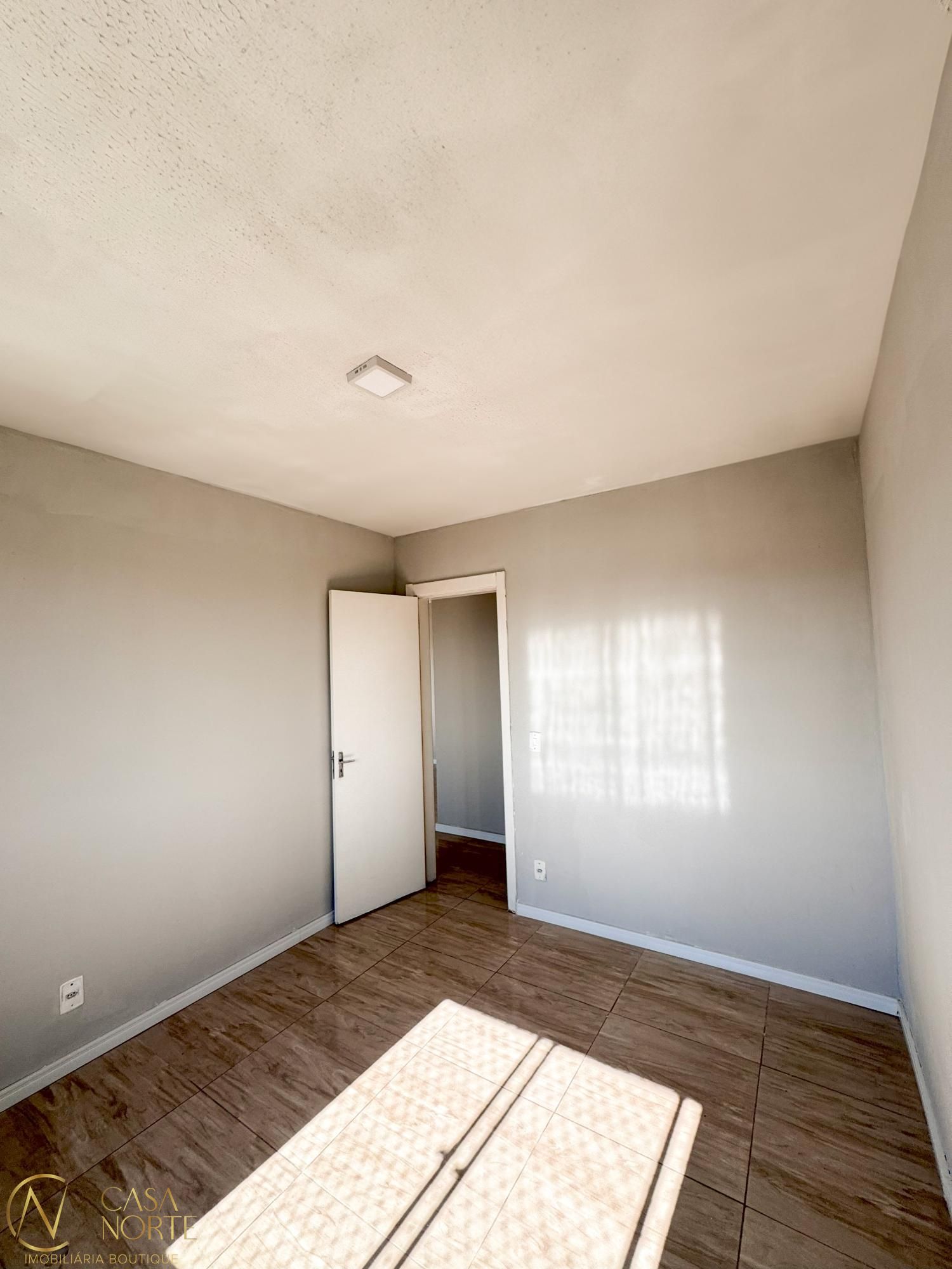 Apartamento à venda com 2 quartos, 54m², 1 vaga, Estrada do Barro Vermelho no bairro Restinga em Porto Alegre