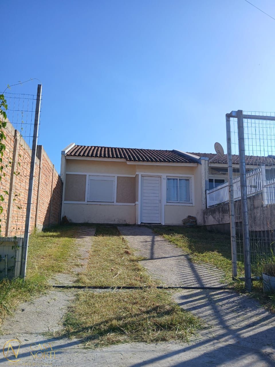 Casa à venda com 2 quartos, 48m², 2 vagas, Nair Garcia Martins no bairro Restinga em Porto Alegre