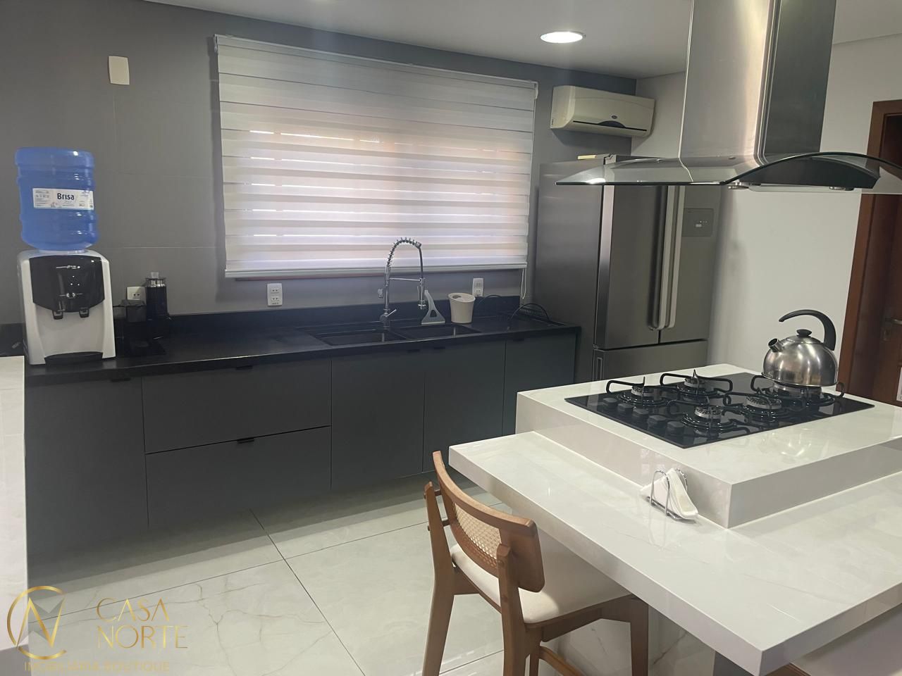 Casa de Condomínio à venda com 3 quartos, 304m², 1 suíte, 6 vagas, Avenida Ecoville no bairro Sarandi em Porto Alegre