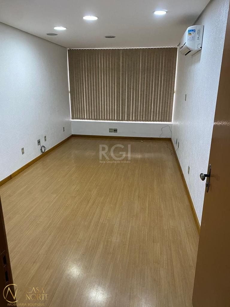Sala Comercial à venda , 23m², Rua Vigario José Inácio no bairro Centro Histórico em Porto Alegre