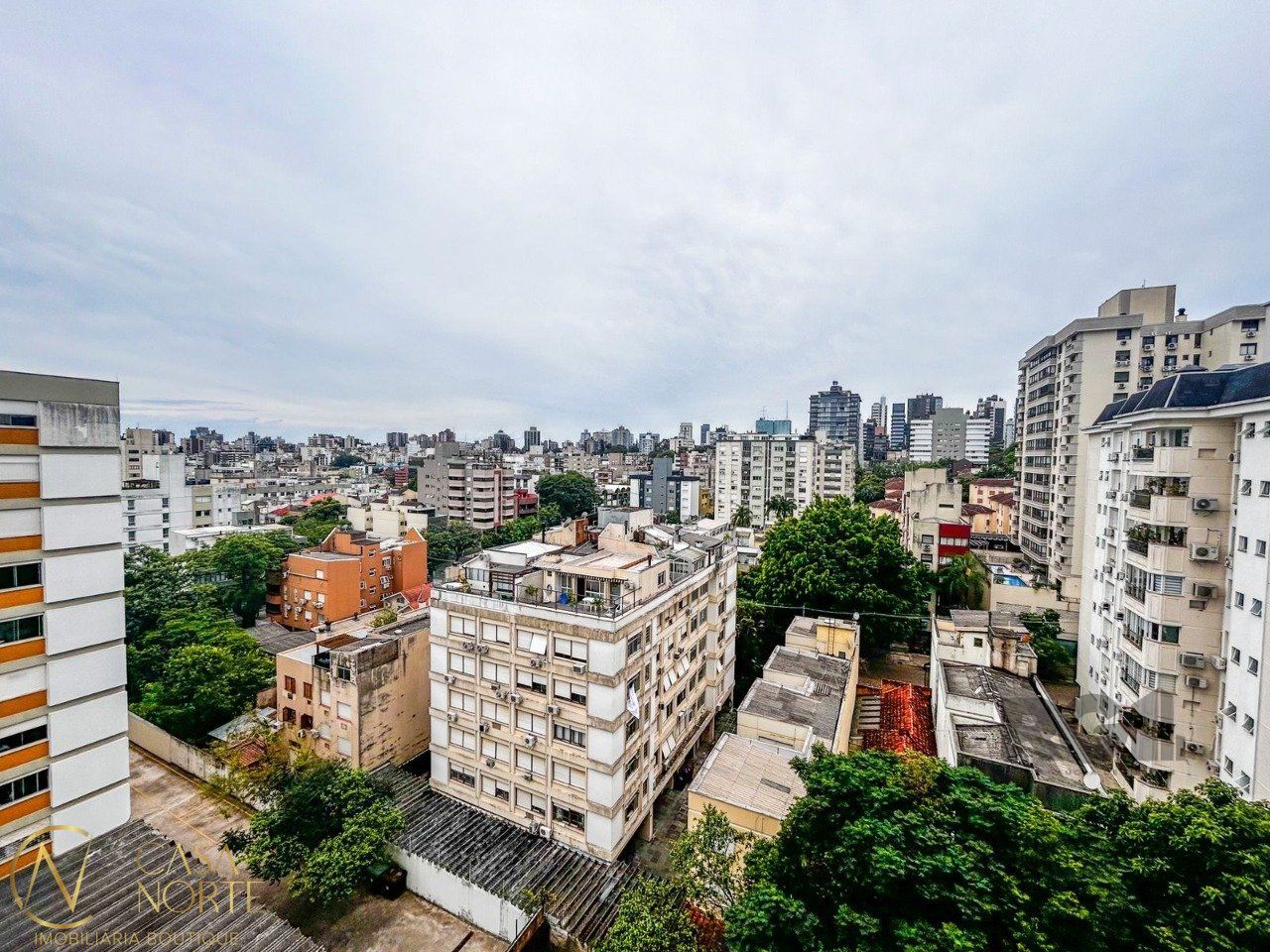 Apartamento à venda com 3 quartos, 103m², 1 suíte, 2 vagas, Rua Tito Livio Zambecari no bairro Mont Serrat em Porto Alegre