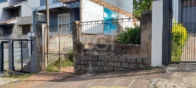 Terreno à venda  com 290m², Rua Paulino Chaves no bairro Santo Antônio em Porto Alegre
