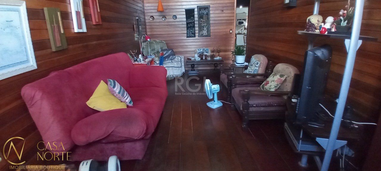 Casa à venda com 3 quartos, 107m², 2 vagas, Rua Liberal no bairro Tristeza em Porto Alegre