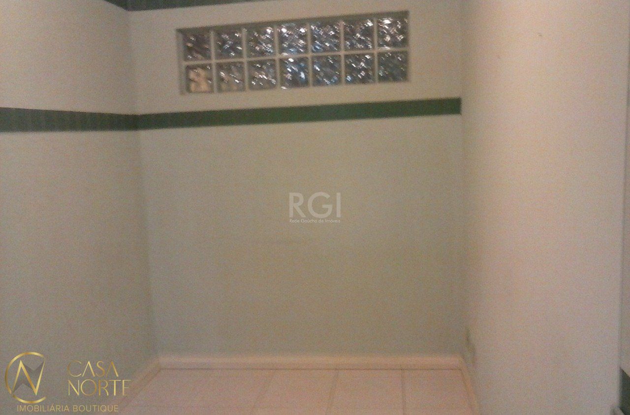 Sala Comercial à venda , 40m², Avenida Eduardo Prado no bairro Cavalhada em Porto Alegre