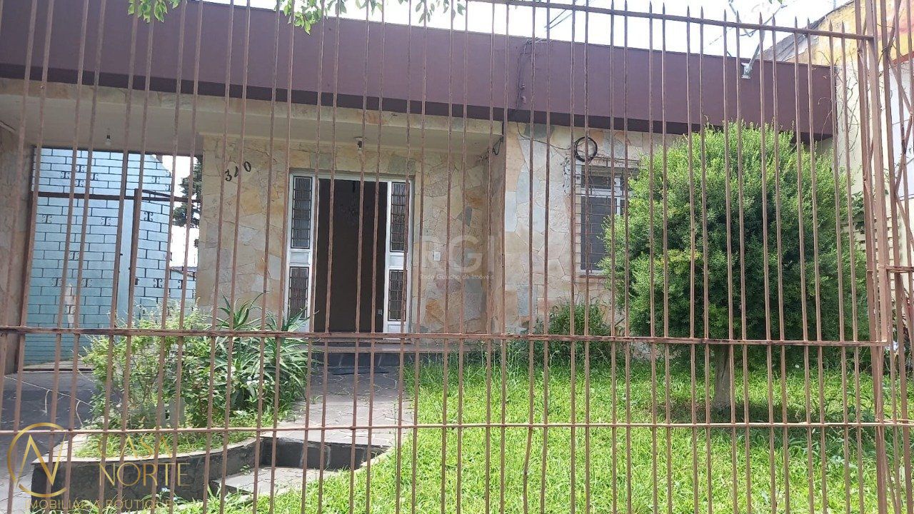 Casa à venda com 3 quartos, 90m², 1 suíte, 3 vagas, Avenida Luiz Moschetti no bairro Vila João Pessoa em Porto Alegre