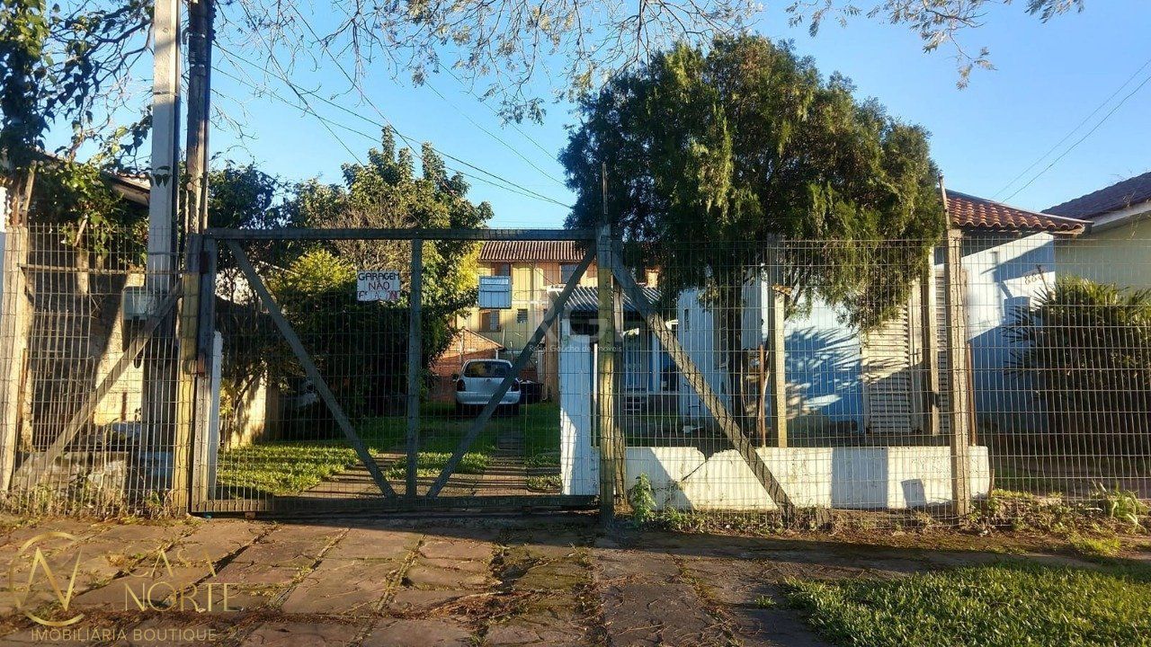 Terreno à venda  com 396m², Rua Afonso Arinos no bairro Camaquã em Porto Alegre
