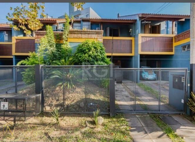Casa de Condomínio à venda com 3 quartos, 165m², 1 suíte, Rua Manoel Lopes Meirelles, no bairro Jardim Sabará em Porto Alegre