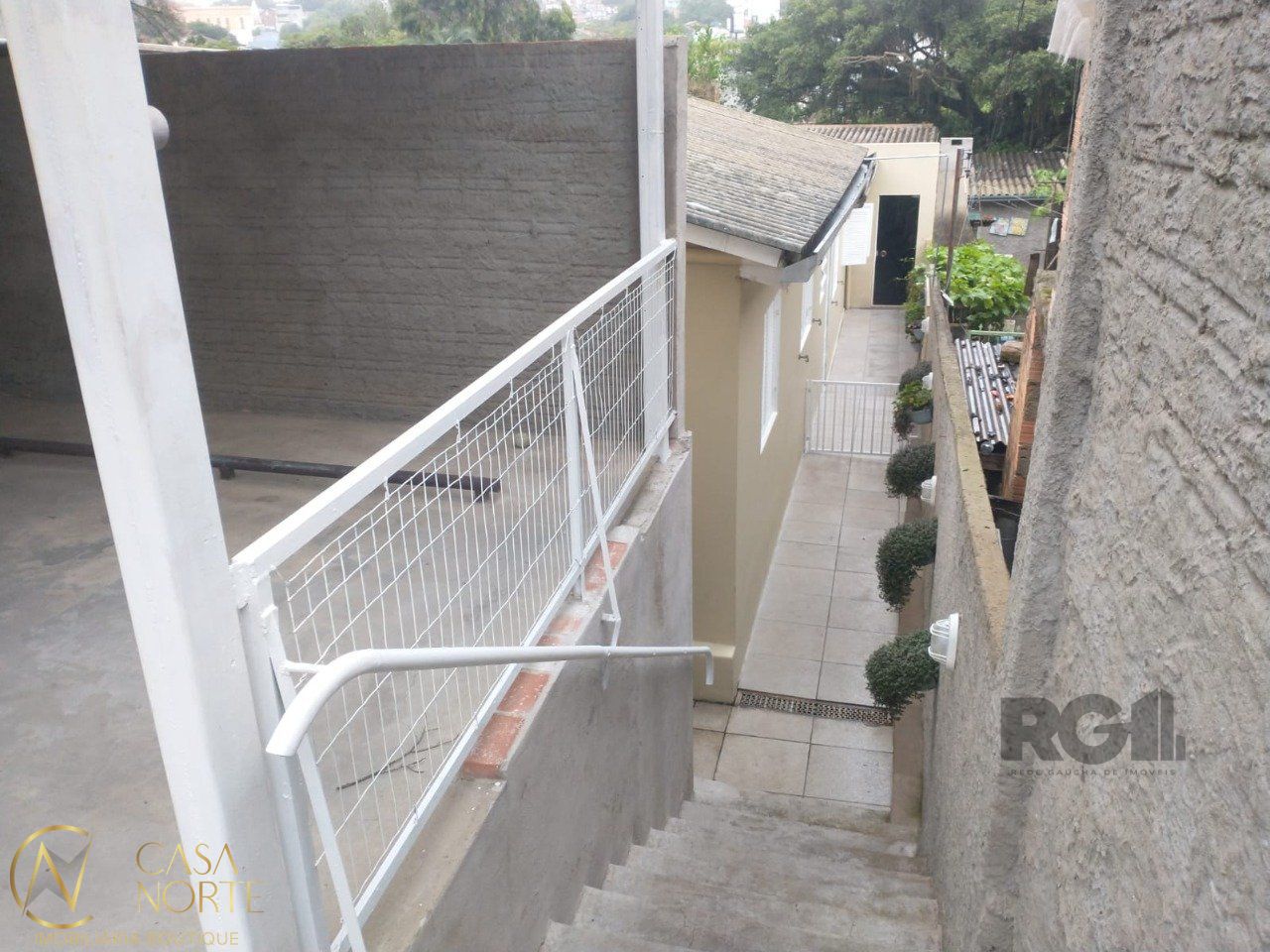 Casa à venda com 2 quartos, 155m², 1 suíte, 2 vagas, Rua Marajó no bairro Jardim Europa em Porto Alegre