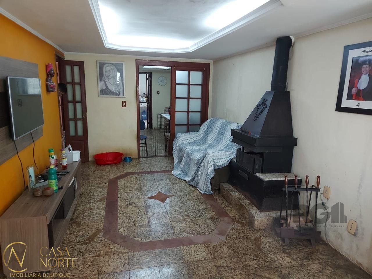 Casa à venda com 4 quartos, 269m², 1 suíte, 2 vagas, Rua Júlio Dias de Souza no bairro Aberta dos Morros em Porto Alegre