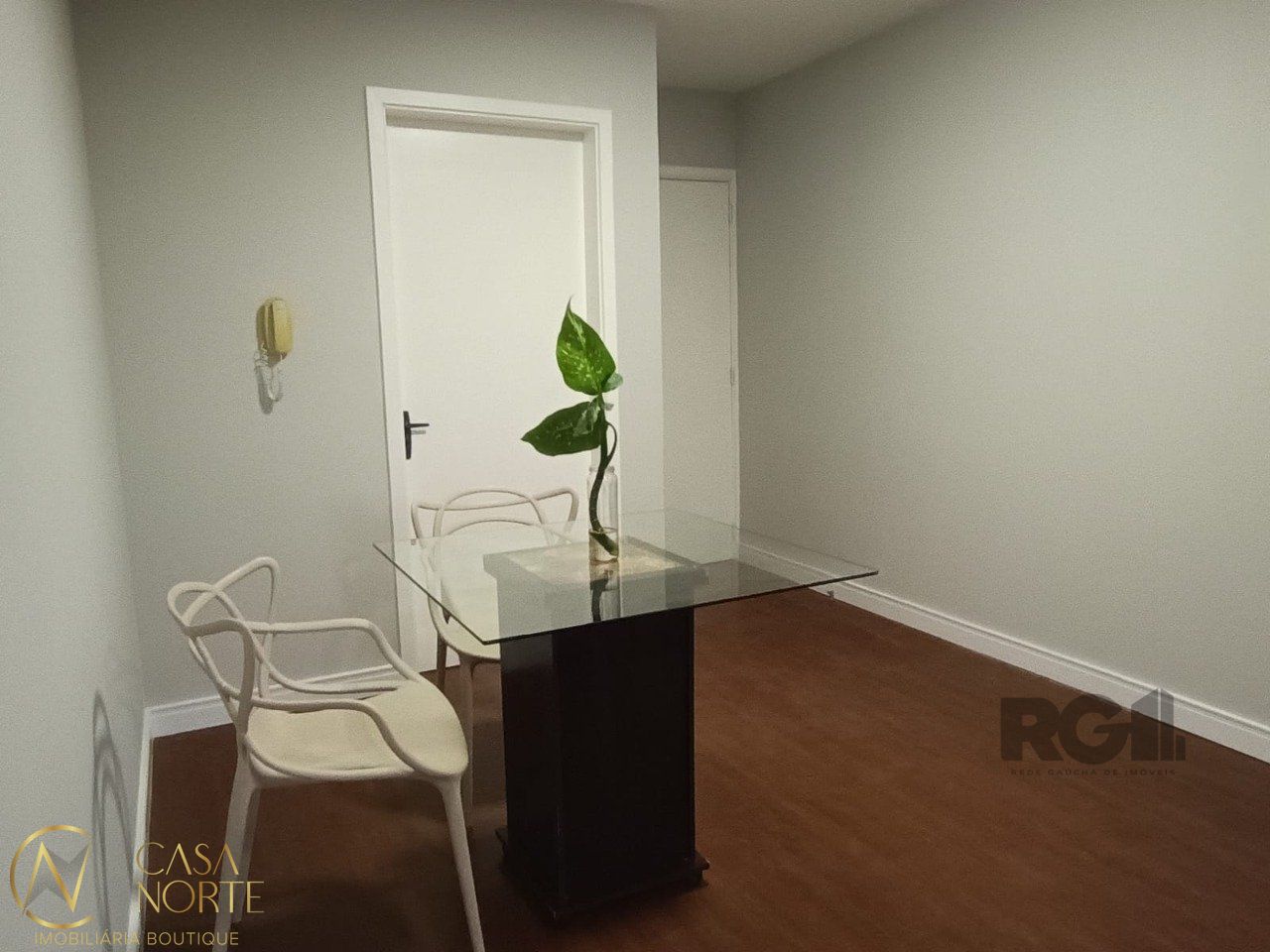 Apartamento à venda com 2 quartos, 69m², 1 vaga, Rua Professor Abilio Azambuja no bairro Jardim do Salso em Porto Alegre