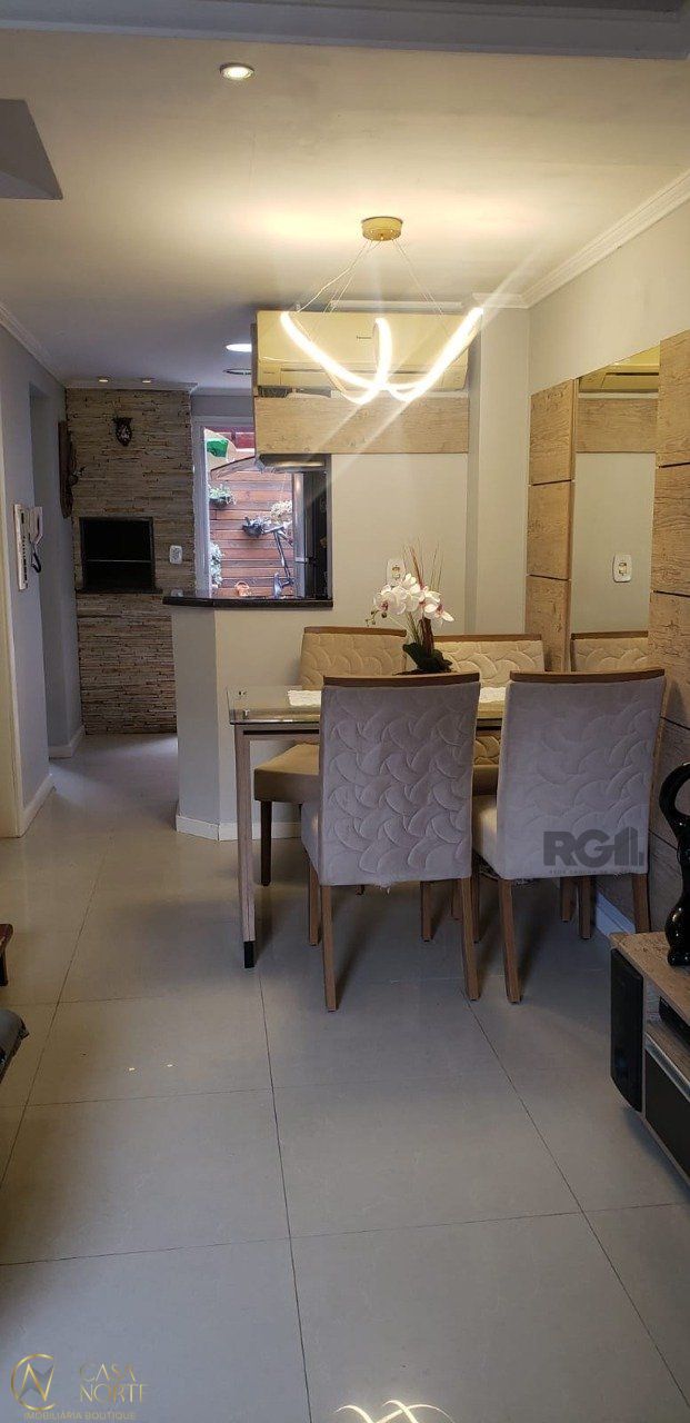 Casa de Condomínio à venda com 2 quartos, 96m², 1 vaga, Rua Giobatta Giuseppe Petracco no bairro Vila Nova em Porto Alegre