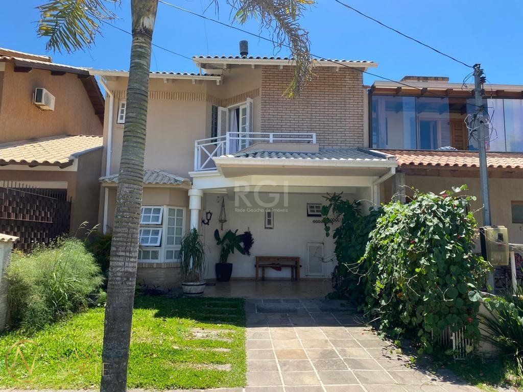 Casa à venda com 2 quartos, 120m², 1 suíte, 2 vagas, Rua Guatambu no bairro Hípica em Porto Alegre