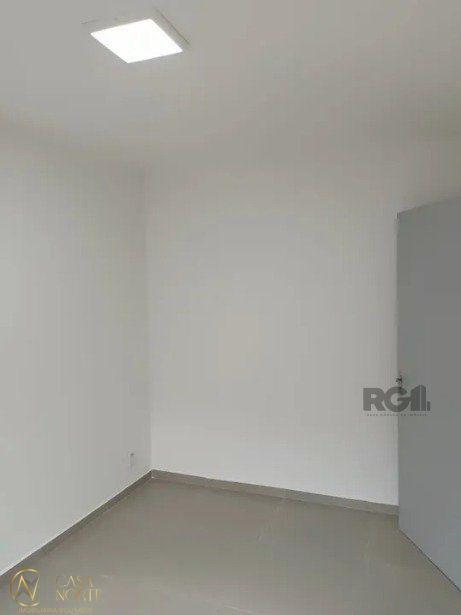 Apartamento à venda com 1 quarto, 34m², Rua Sapê no bairro Passo da Areia em Porto Alegre