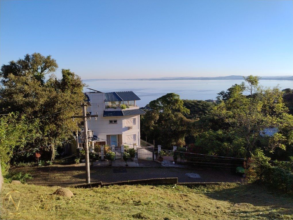 Terreno à venda  com 266m², Rua Professor Padre Gomes no bairro Sétimo Céu em Porto Alegre