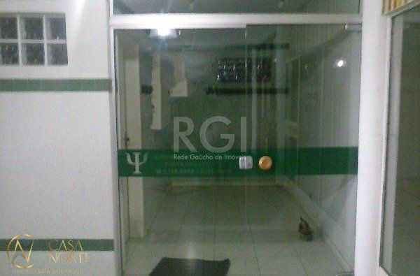 Sala Comercial à venda , 40m², Avenida Eduardo Prado no bairro Cavalhada em Porto Alegre