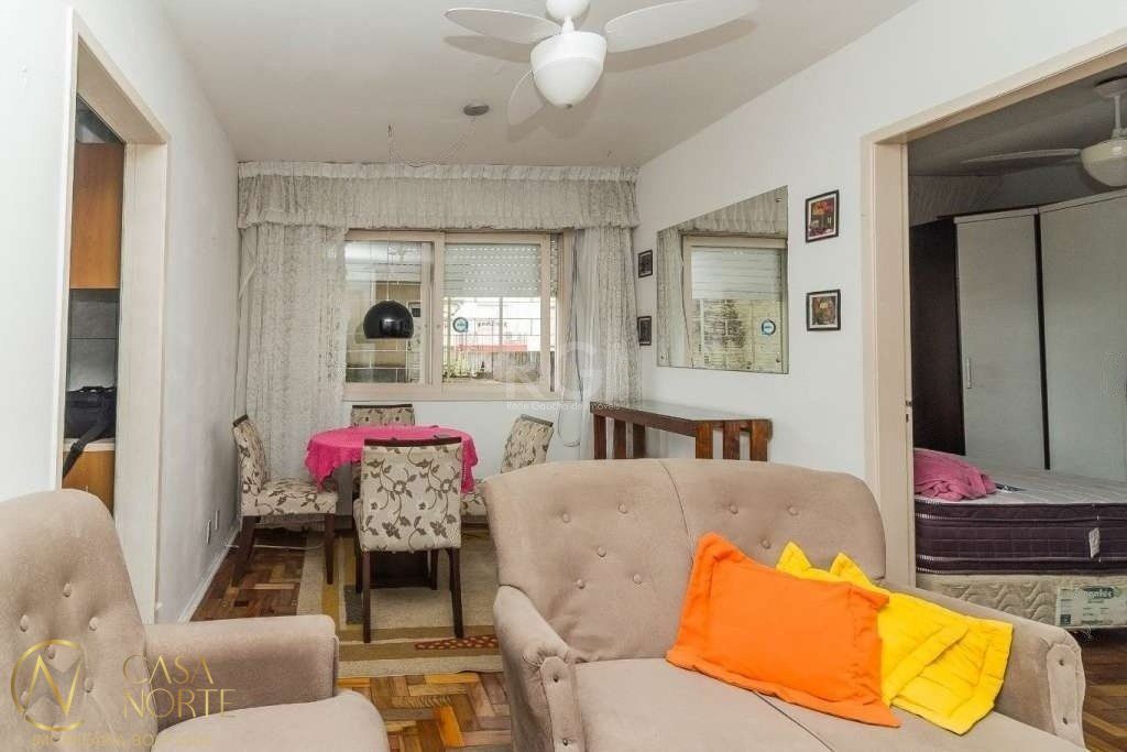 Apartamento à venda com 1 quarto, 40m², 1 vaga, Rua Carlos Estevao no bairro Jardim Leopoldina em Porto Alegre