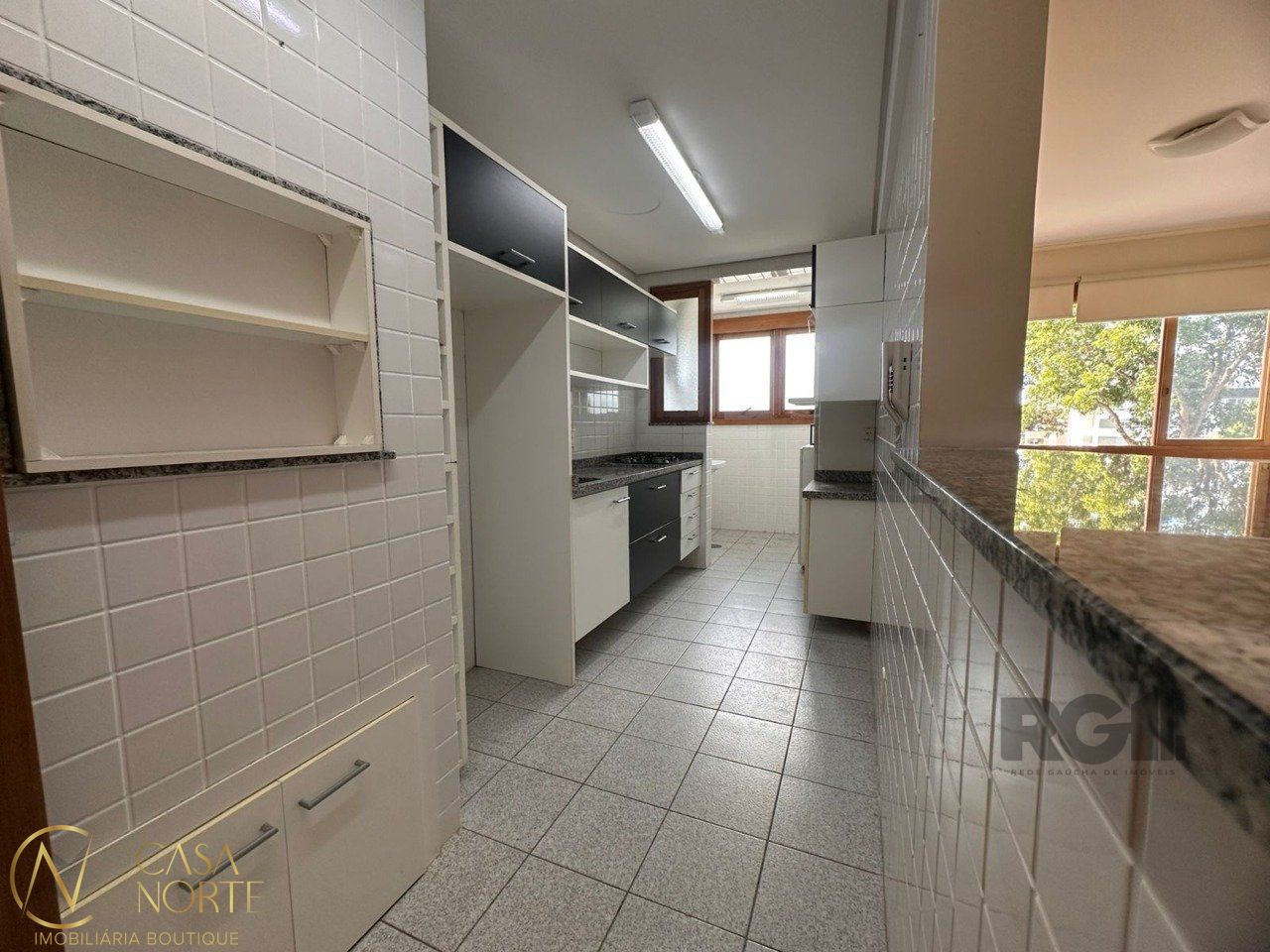 Apartamento à venda com 2 quartos, 70m², 1 suíte, 1 vaga, Rua Doutor Pereira Neto no bairro Tristeza em Porto Alegre