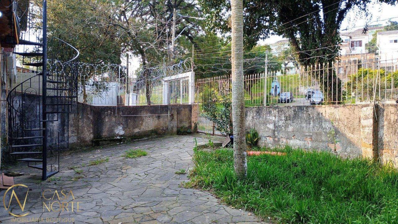 Casa à venda com 3 quartos, 150m², 1 vaga, Rua Rubens Alcântara no bairro Santa Tereza em Porto Alegre