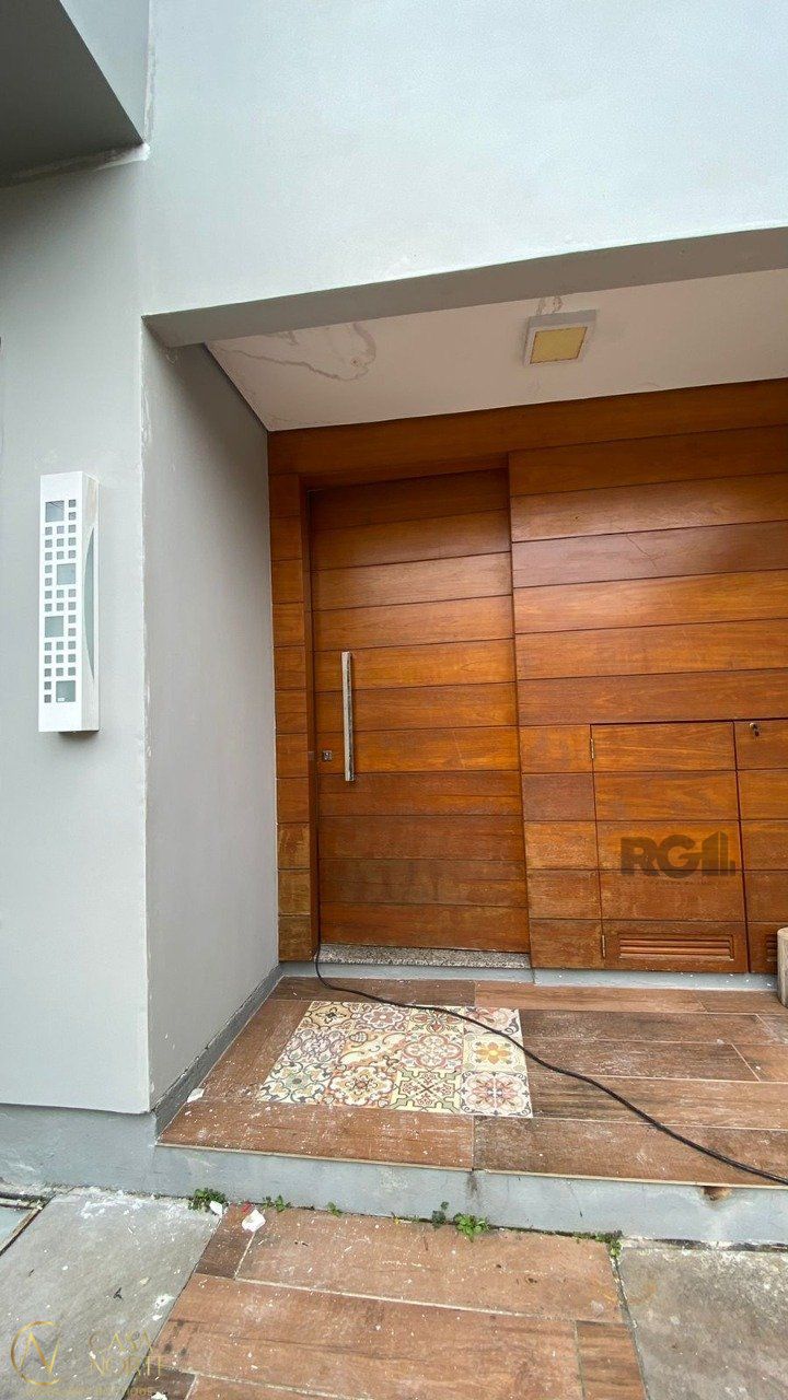 Casa à venda com 3 quartos, 172m², 1 suíte, 1 vaga, Rua Guatambu no bairro Hípica em Porto Alegre