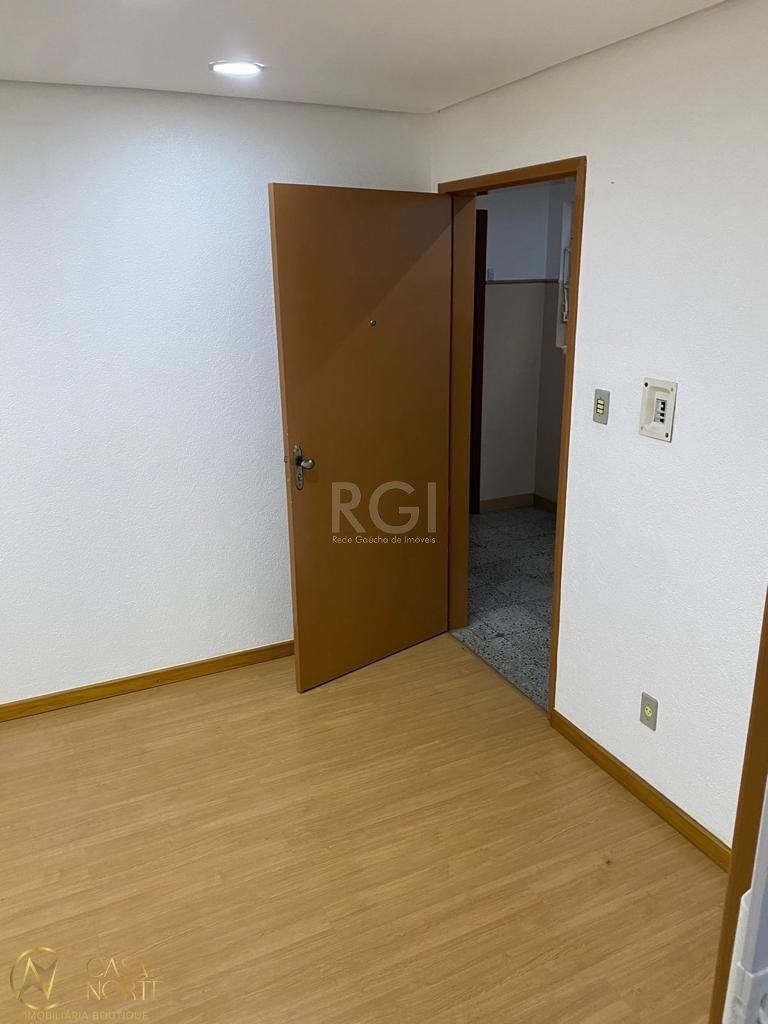 Sala Comercial à venda , 23m², Rua Vigario José Inácio no bairro Centro Histórico em Porto Alegre