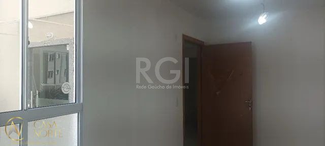Apartamento à venda com 2 quartos, 40m², 1 vaga, Rua Sete Mil e Oito no bairro Restinga em Porto Alegre
