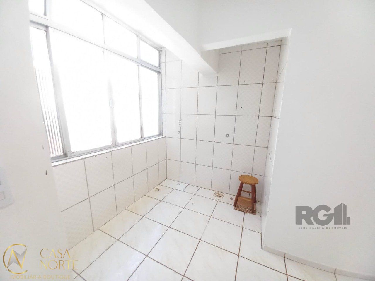 Apartamento à venda com 2 quartos, 49m², 1 vaga, Rua Rubem Pereira Torelly no bairro Restinga em Porto Alegre