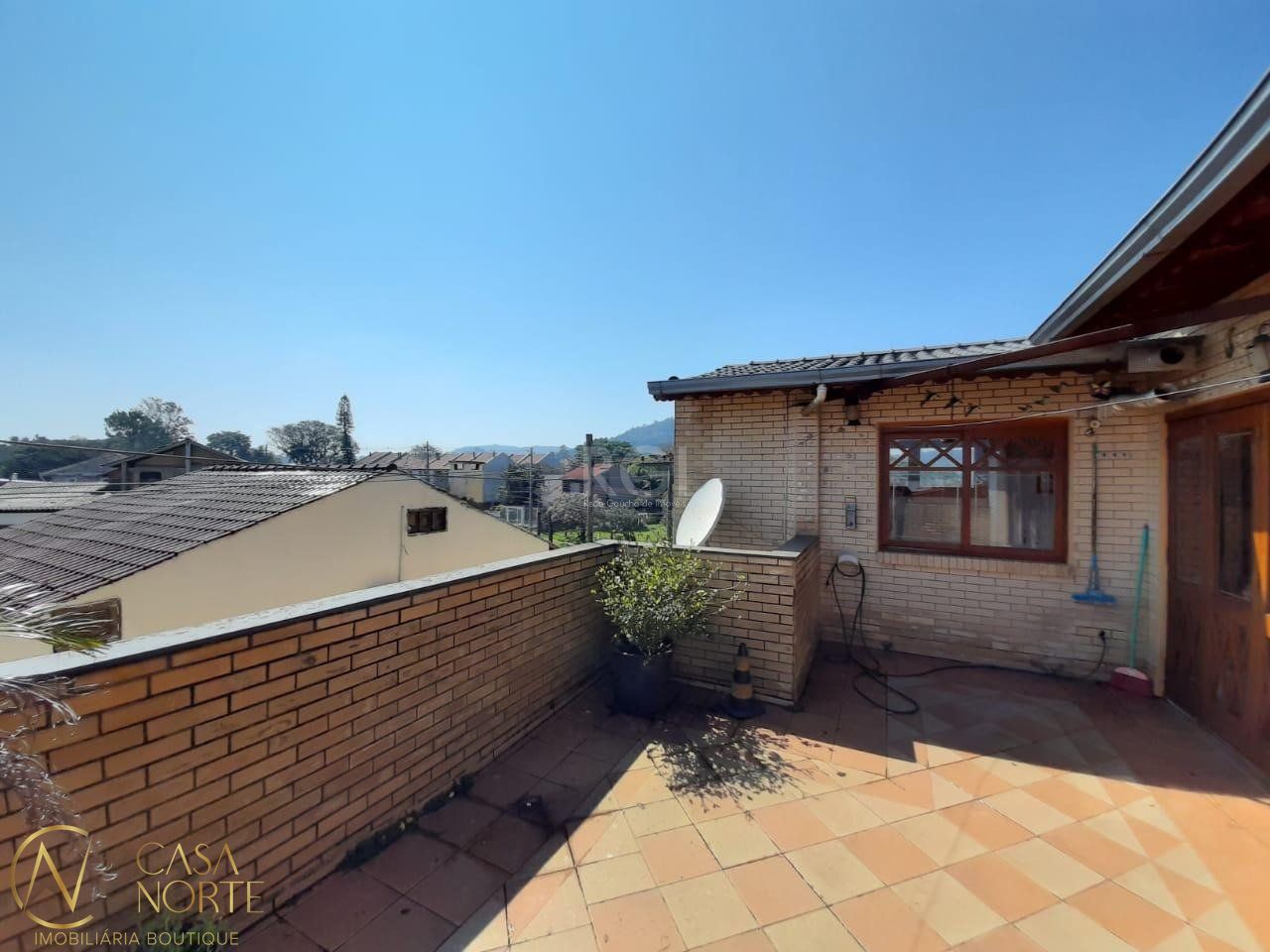 Casa à venda com 3 quartos, 274m², 1 suíte, 3 vagas, Avenida da Serraria no bairro Espírito Santo em Porto Alegre