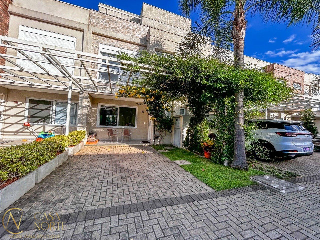 Casa de Condomínio à venda com 4 quartos, 162m², 2 suítes, 2 vagas, Estrada João Salomoni no bairro Vila Nova em Porto Alegre