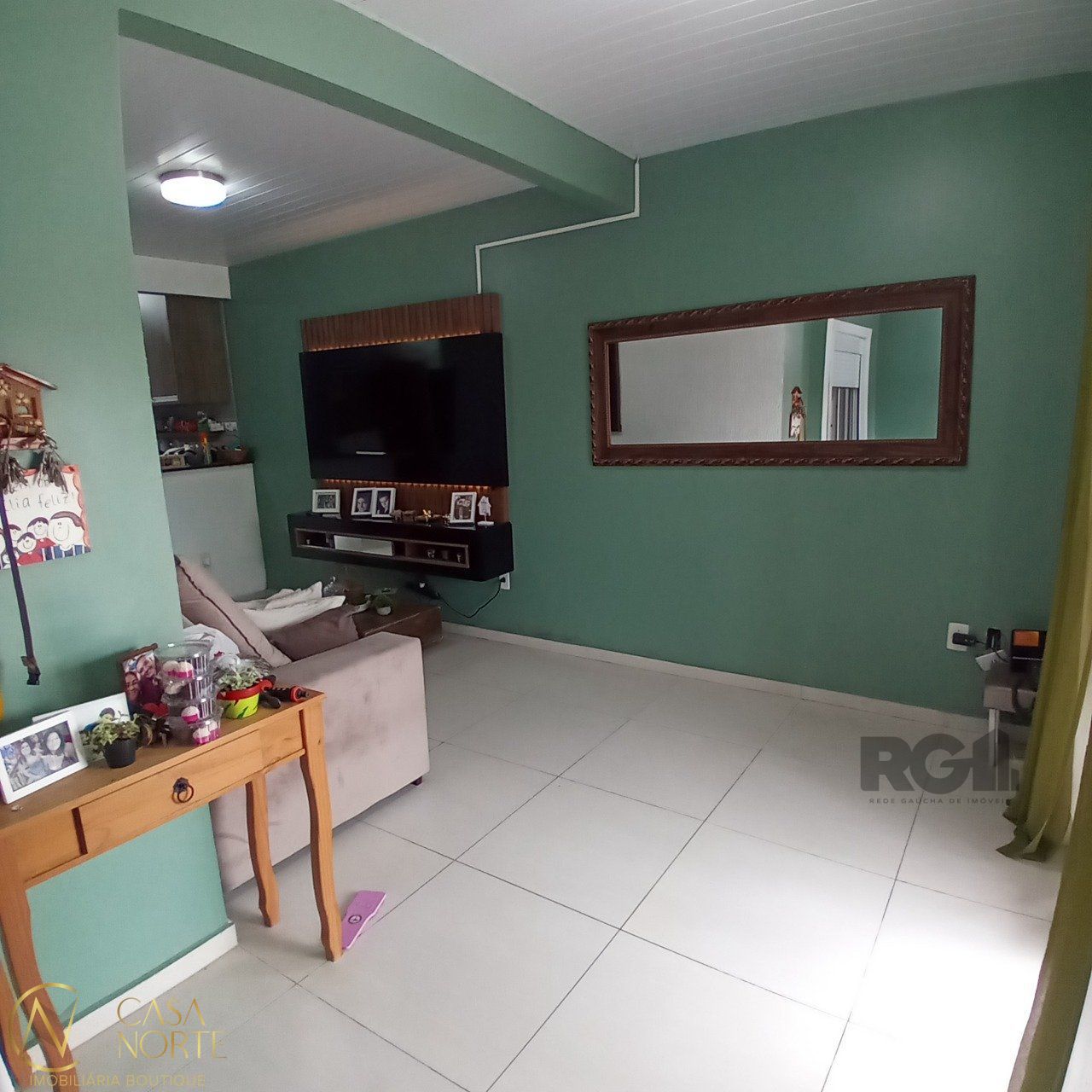 Casa à venda com 4 quartos, 97m², 1 vaga, Rua Pedro Faria no bairro Hípica em Porto Alegre