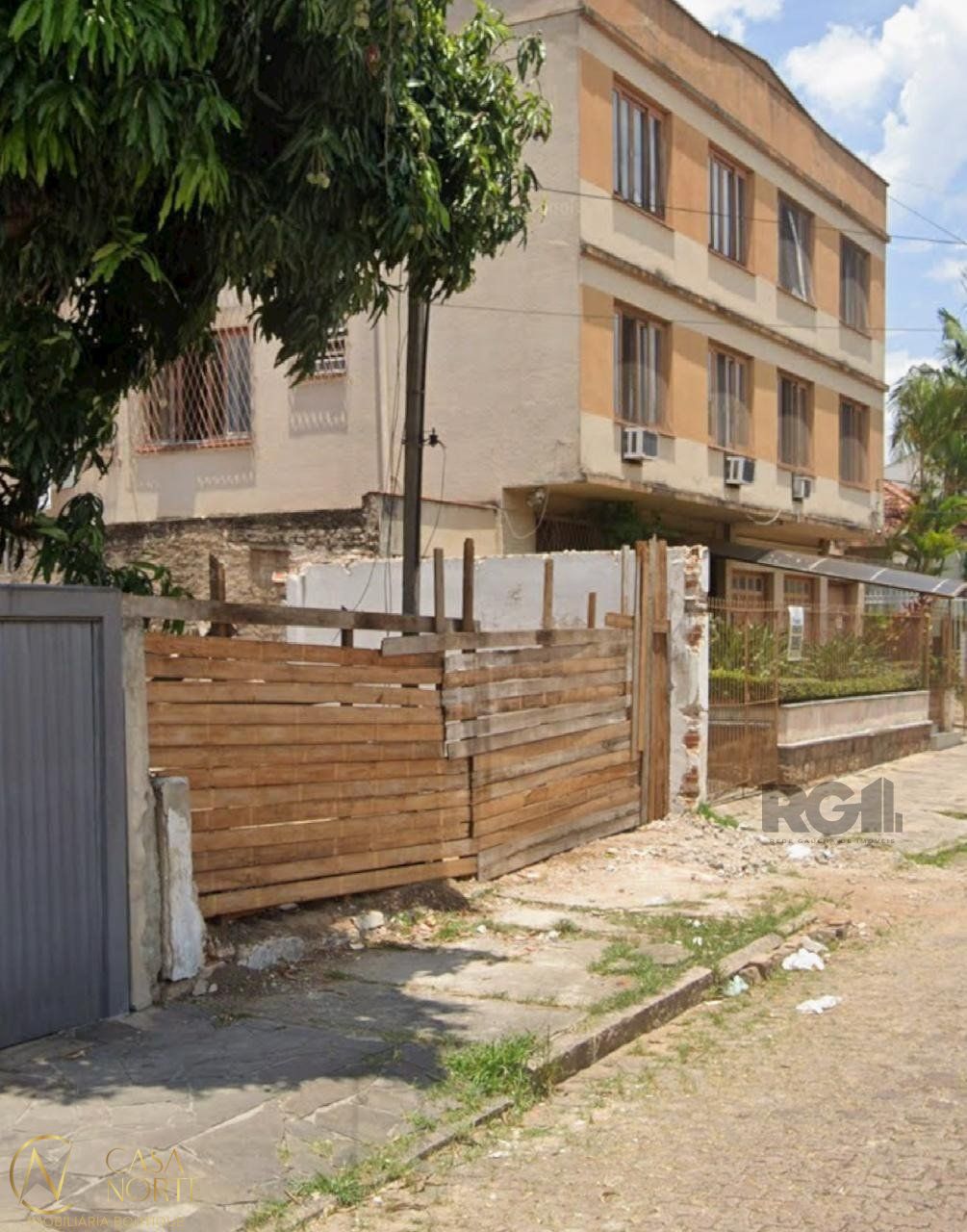 Terreno à venda  com 261m², Rua Coronel Villagran Cabrita no bairro Partenon em Porto Alegre