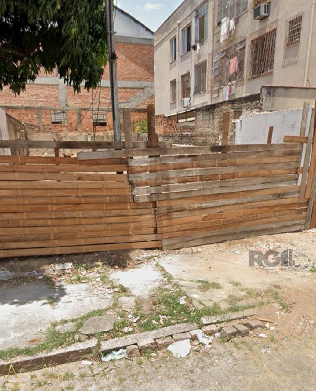 Terreno à venda  com 261m², Rua Coronel Villagran Cabrita no bairro Partenon em Porto Alegre