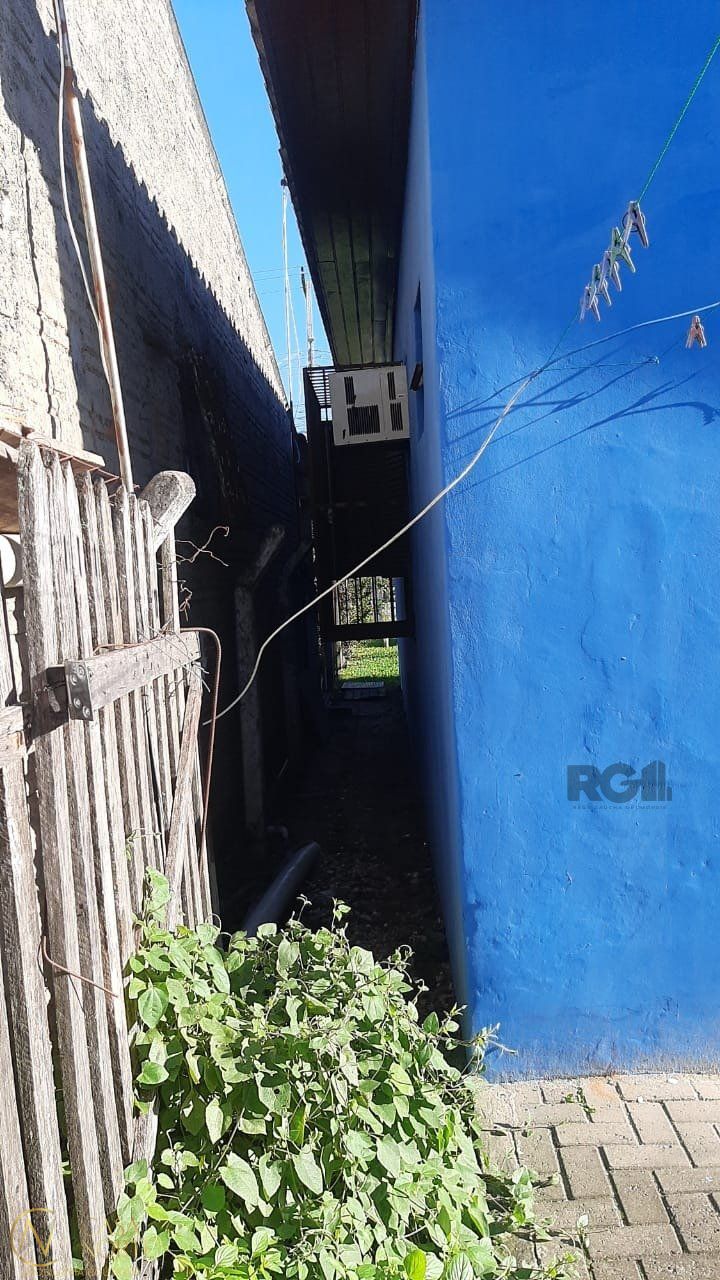 Casa à venda com 2 quartos, 58m², 1 vaga, Rua D no bairro Lami em Porto Alegre