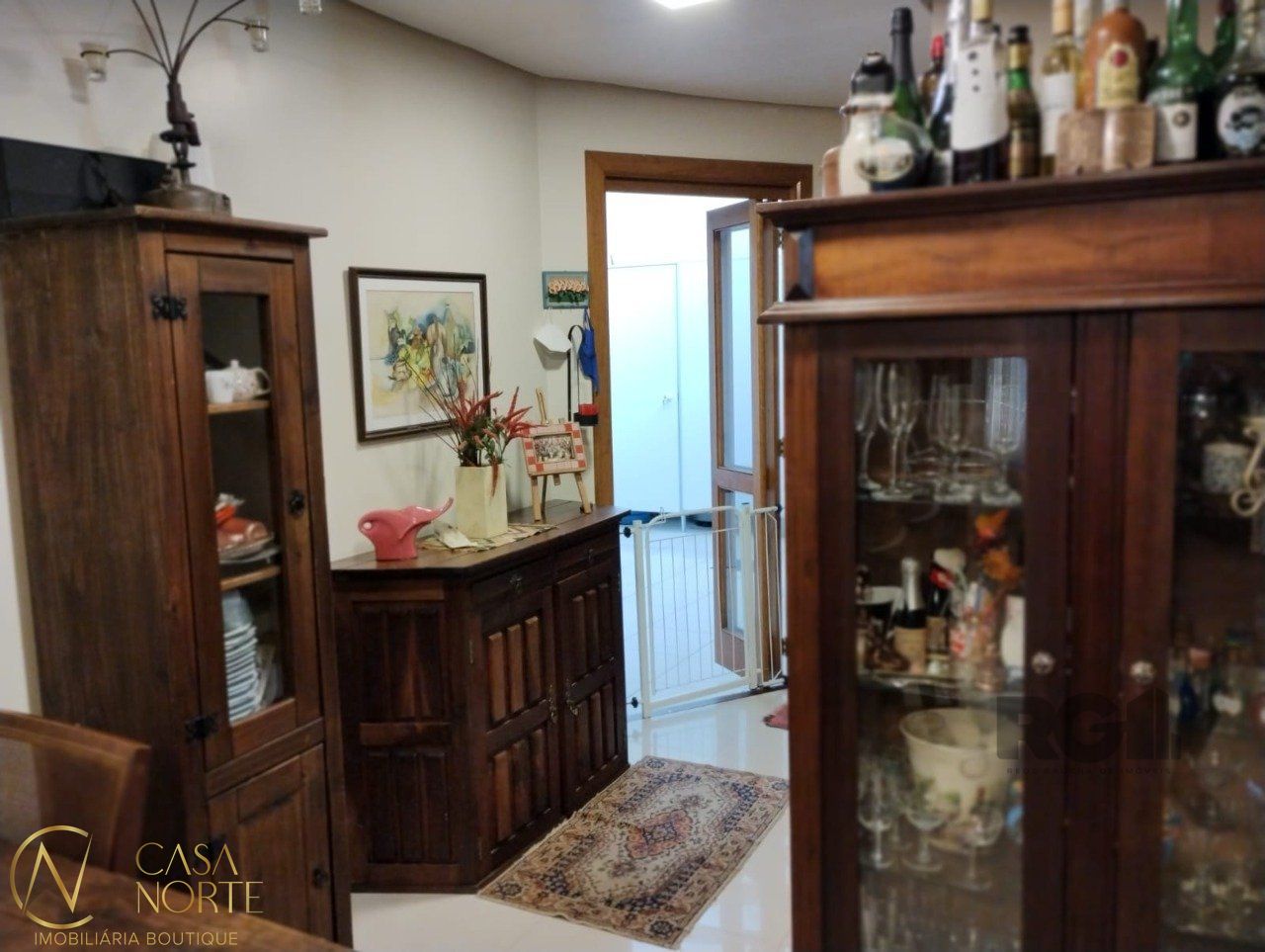 Casa de Condomínio à venda com 3 quartos, 181m², 1 suíte, 2 vagas, Rua Alcebiades Antônio dos Santos no bairro Nonoai em Porto Alegre