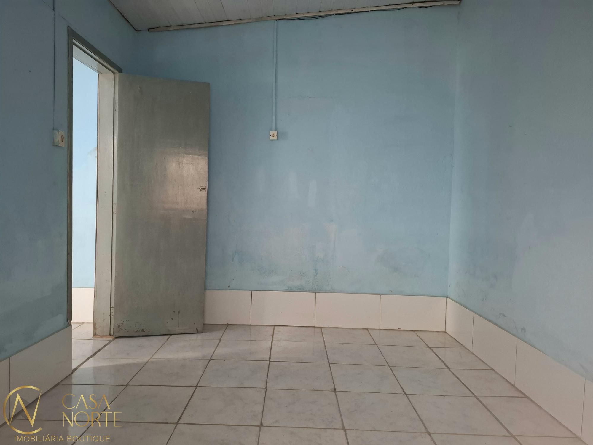 Casa à venda com 2 quartos, 70m², 1 vaga, Avenida da Cavalhada no bairro Cavalhada em Porto Alegre