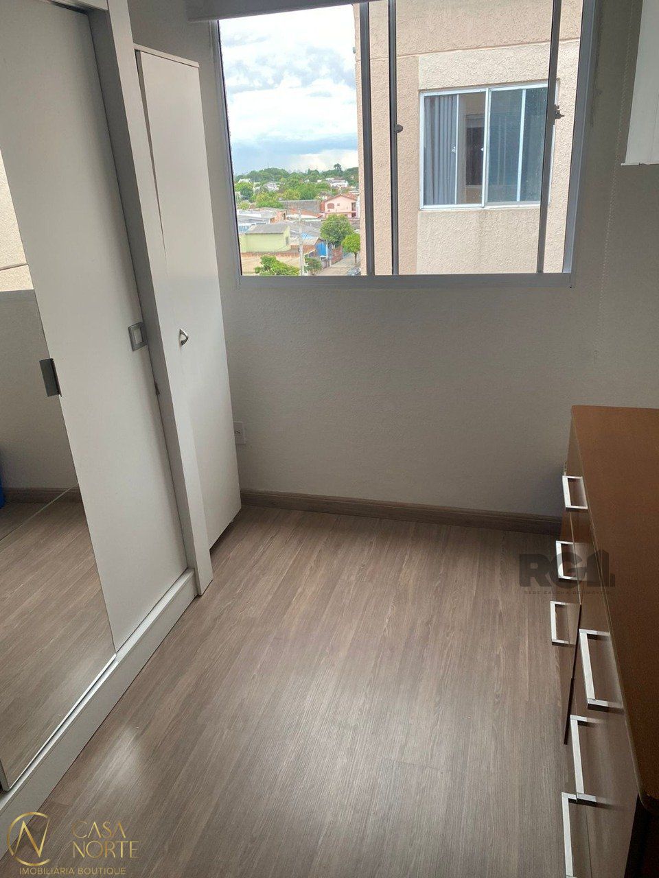 Apartamento à venda com 2 quartos, 41m², 1 vaga, Avenida Souza Melo no bairro Sarandi em Porto Alegre