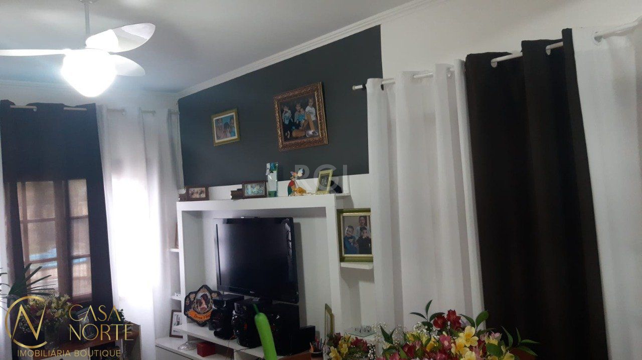 Casa de Condomínio à venda com 3 quartos, 168m², 1 suíte, 2 vagas, Rua Irmao Augusto Duflot no bairro Serraria em Porto Alegre